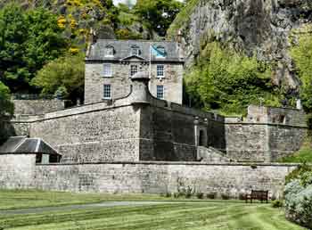 outside Edinburgh attractions