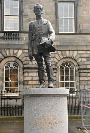 James Braidwood statue, Edinburgh