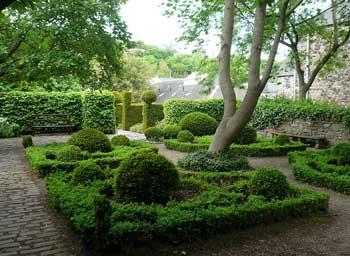 Dunbar's Close Garden: an Edinburgh Royal Mile garden