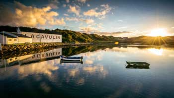 Islay scotch whisky region Lagavulin distillery