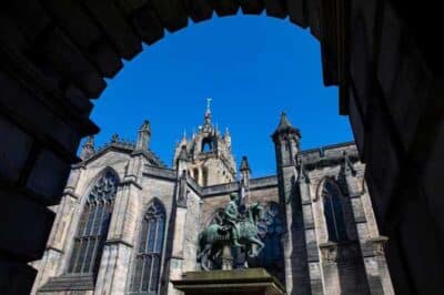 King Charles, Edinburgh statue